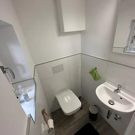Mola Apartments-Ferienwohnung Fuer 5 Personen-Separater Eingang-Gratis Parkplatz-Terrasse-Grill-Highspeed Wlan-Auch Fuer Langzeit Geeignet Wetter (Ruhr) Exterior photo