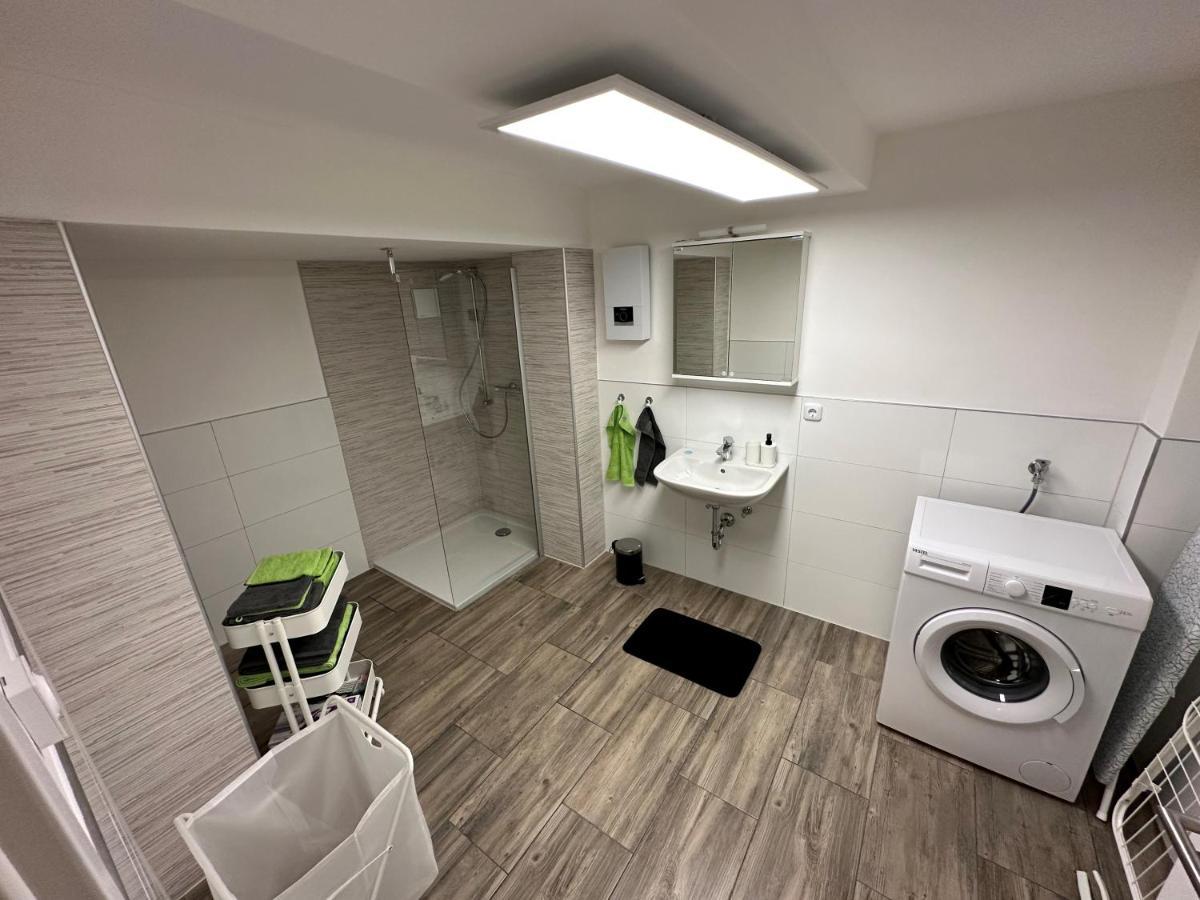 Apartment Mola Apartments-ferienwohnung Fuer 5 Personen-separater Eingang-gratis Parkplatz-terrasse-grill-highspeed Wlan-auch Fuer Langzeit Geeignet Wetter (Ruhr)